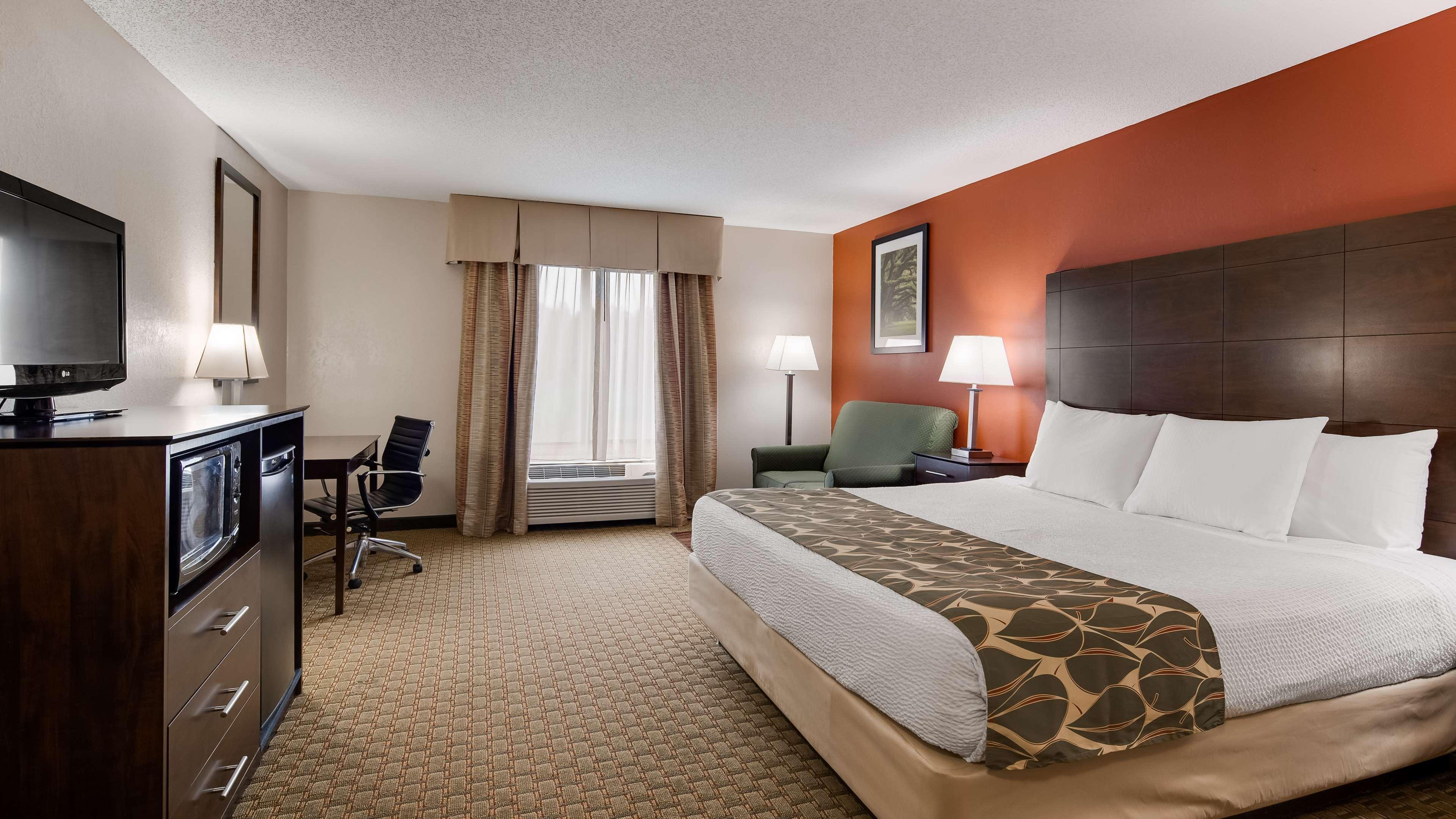 Best Western Executive Inn - Latta Berrys Crossroads Exterior photo