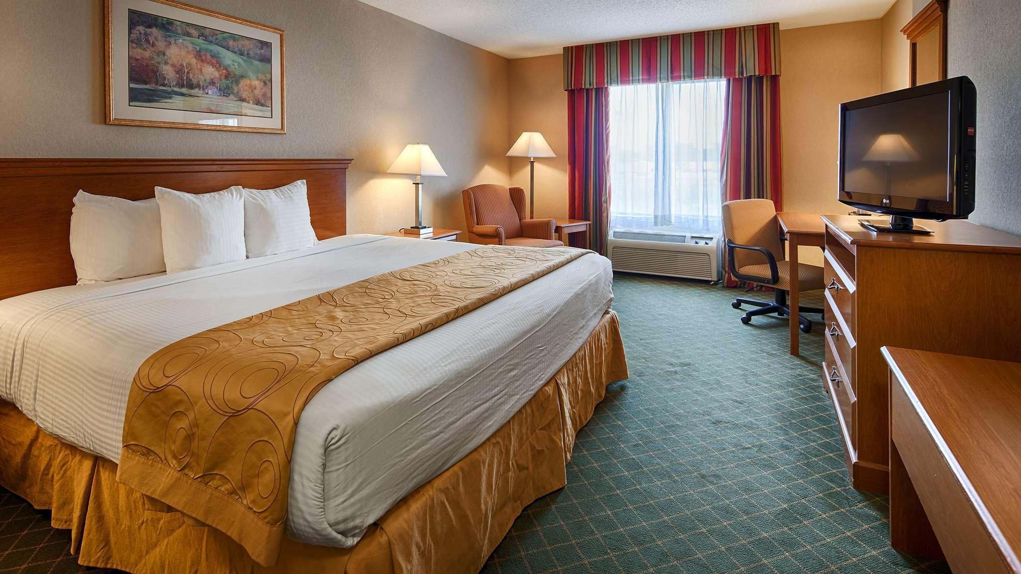 Best Western Executive Inn - Latta Berrys Crossroads Exterior photo