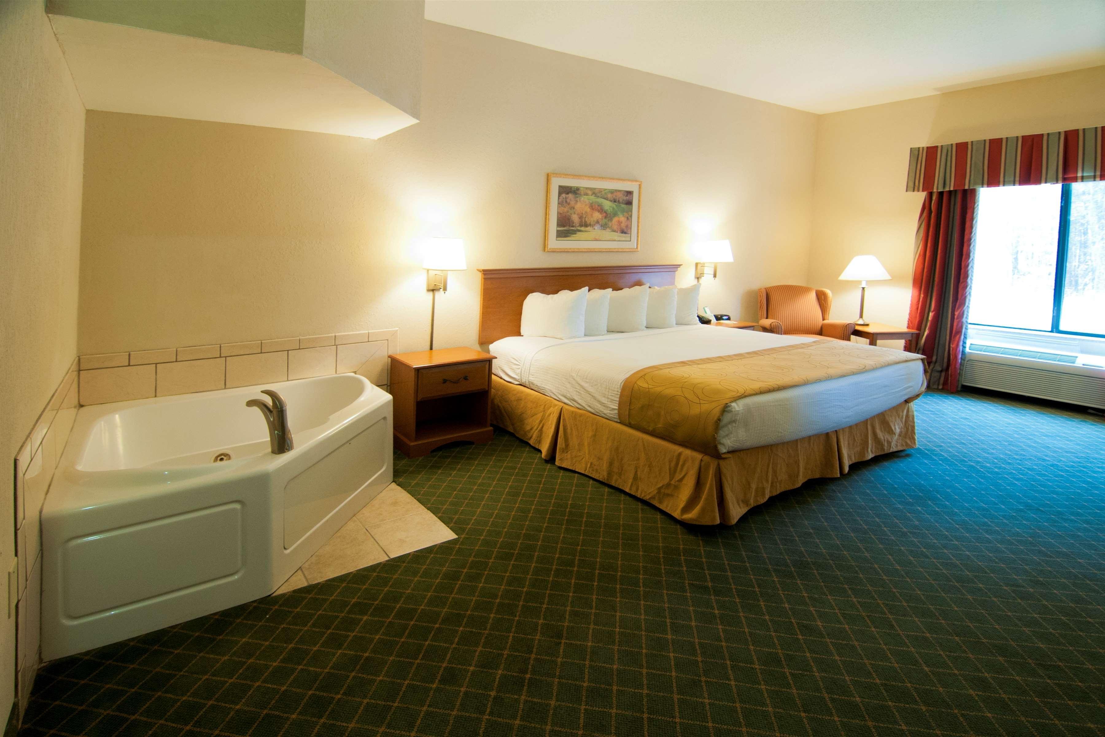Best Western Executive Inn - Latta Berrys Crossroads Exterior photo