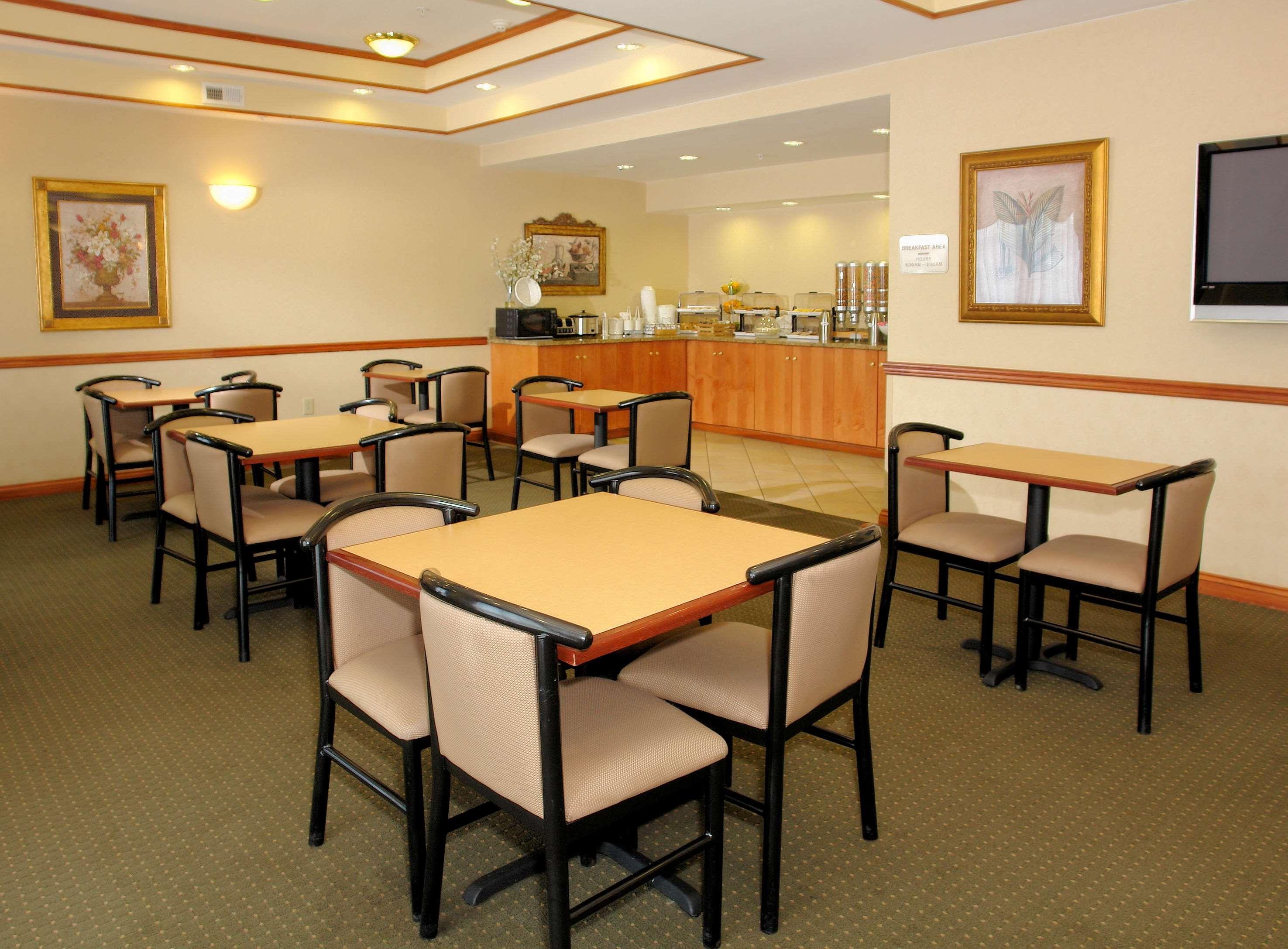 Best Western Executive Inn - Latta Berrys Crossroads Exterior photo