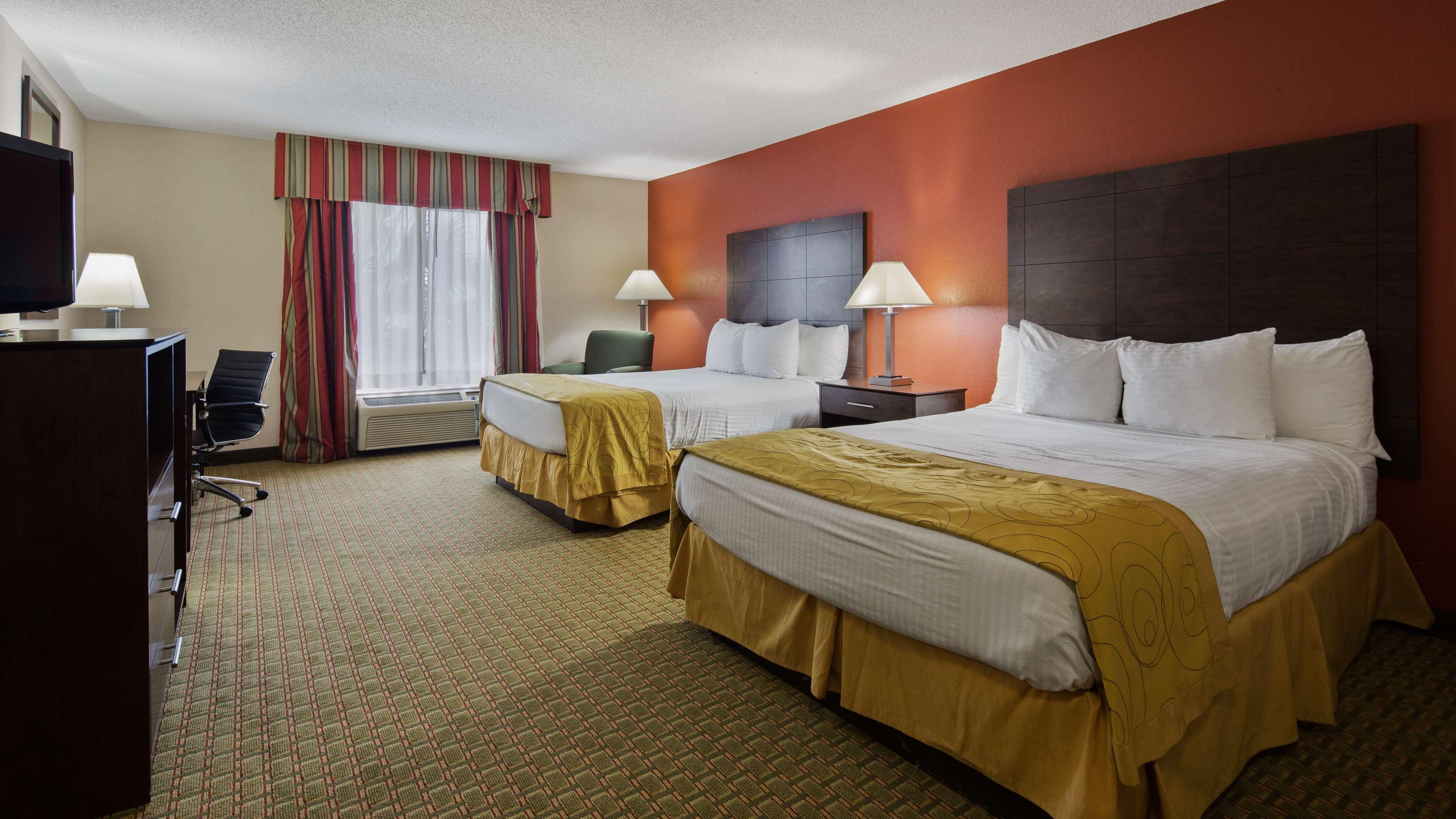 Best Western Executive Inn - Latta Berrys Crossroads Exterior photo