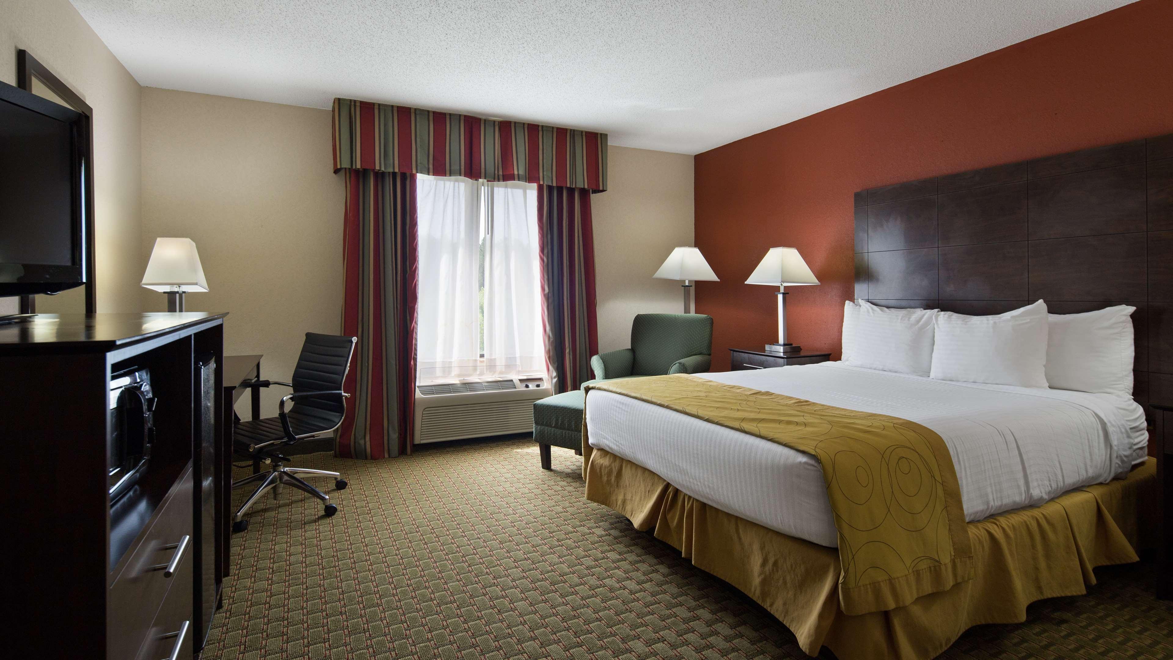 Best Western Executive Inn - Latta Berrys Crossroads Exterior photo