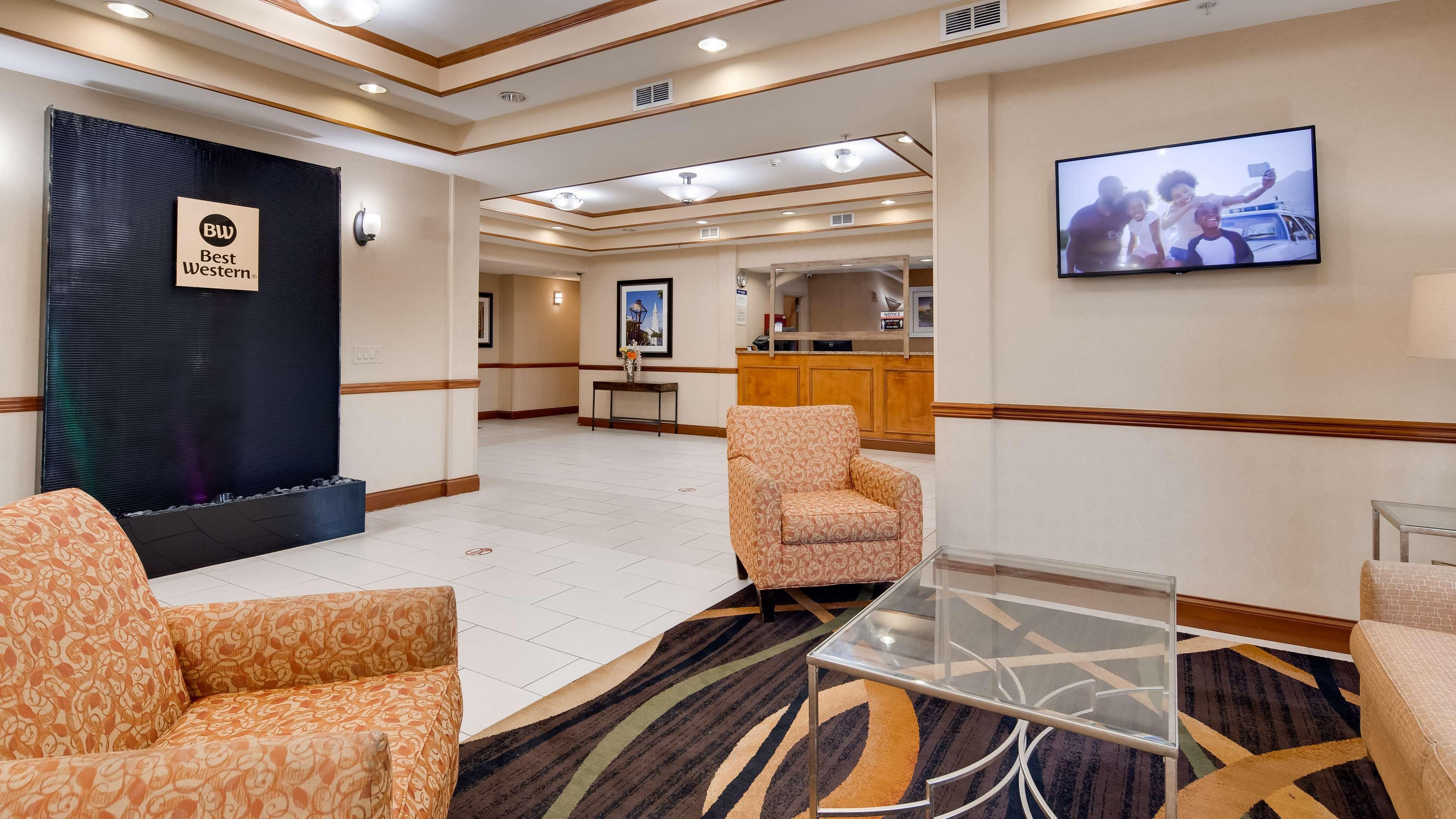 Best Western Executive Inn - Latta Berrys Crossroads Exterior photo