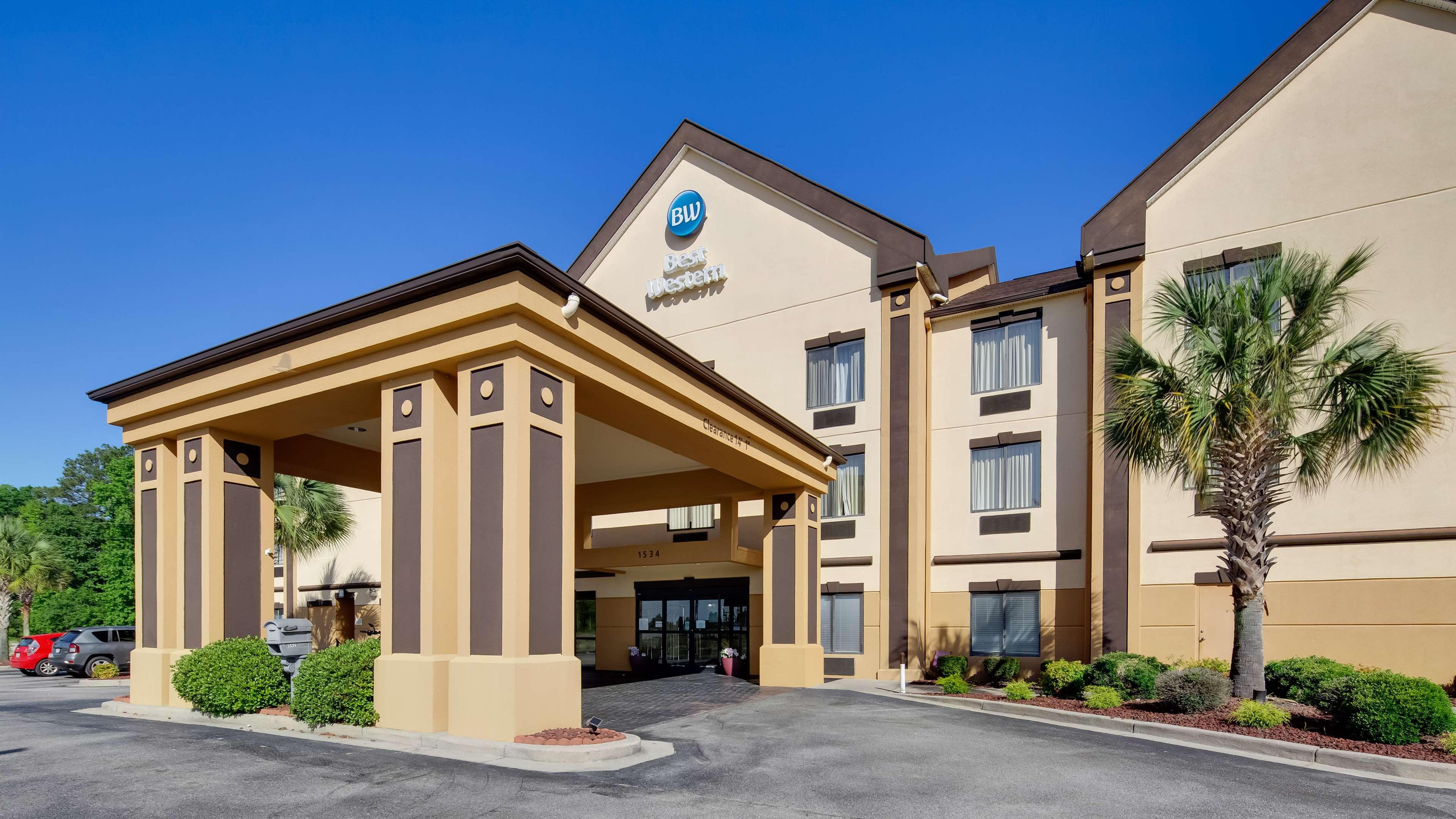 Best Western Executive Inn - Latta Berrys Crossroads Exterior photo