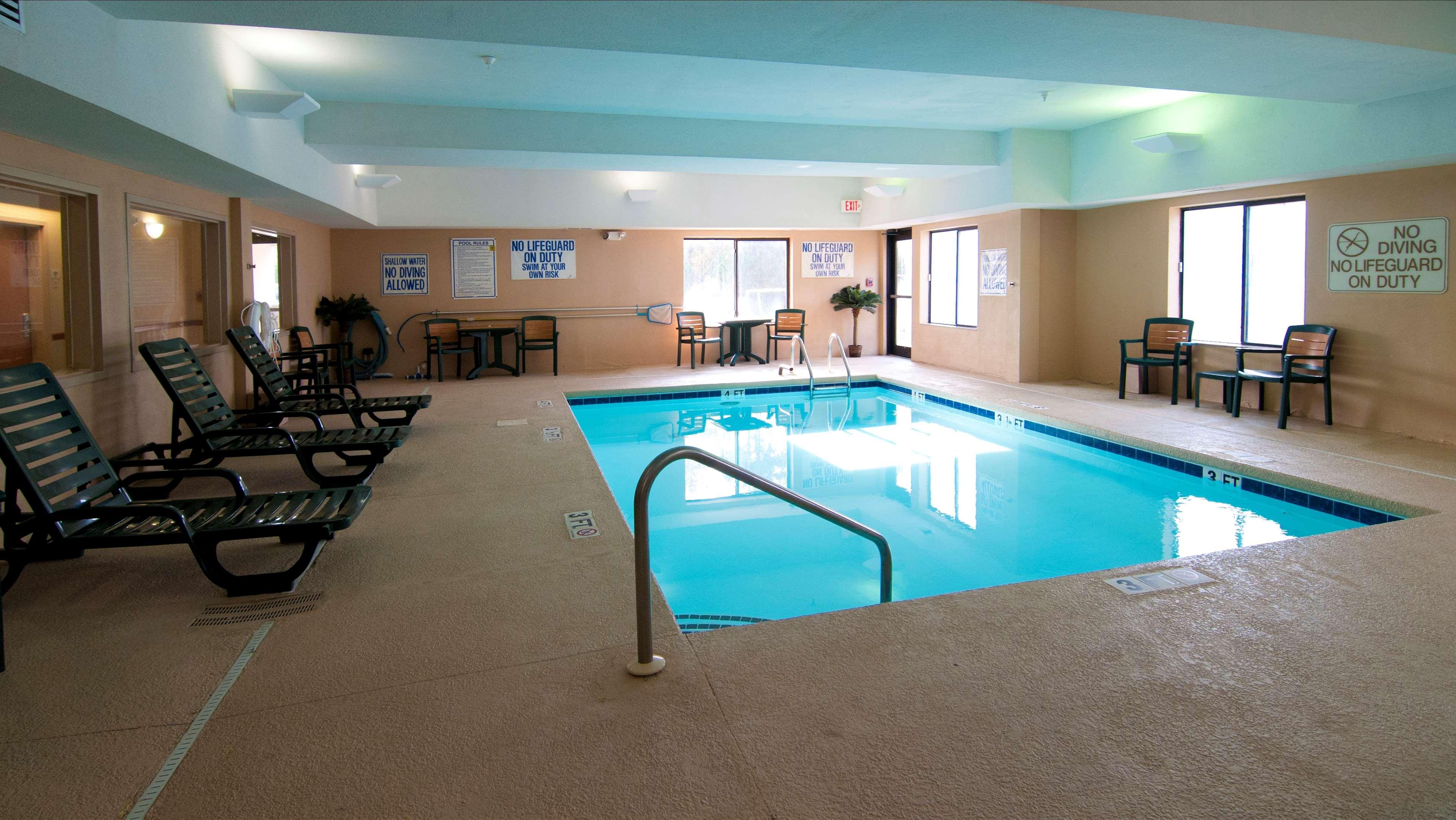 Best Western Executive Inn - Latta Berrys Crossroads Exterior photo
